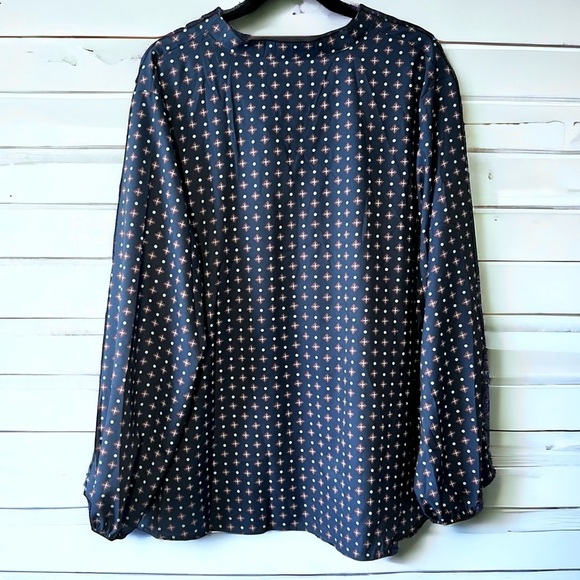 NWOT SHEIN Curve 4XL Navy Geometric Button Front Blouse - Picture 4 of 8